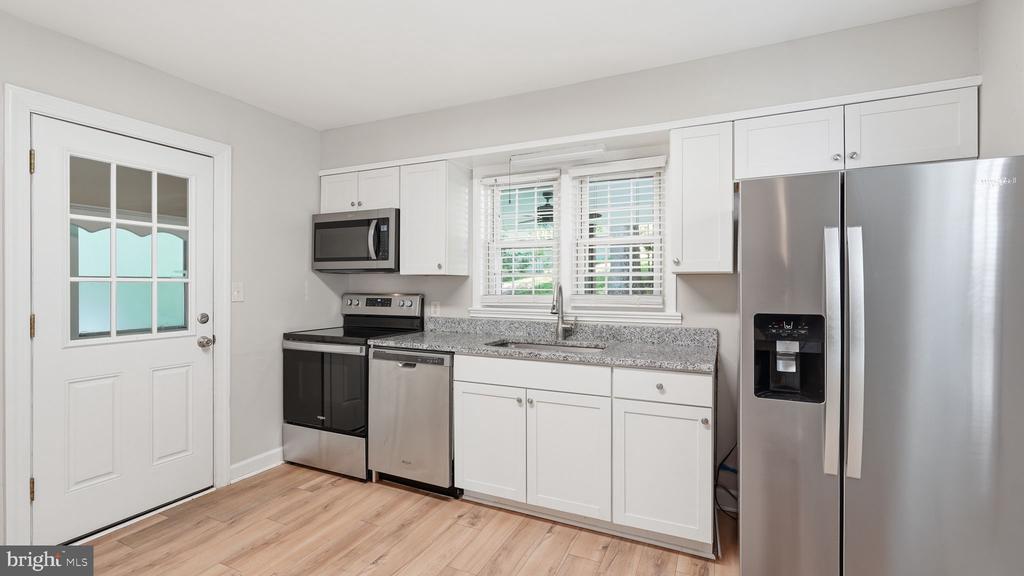 6499 BRIGGS RD, WARRENTON, Virginia 20187, 2 Bedrooms Bedrooms, ,1 BathroomBathrooms,Residential,6499 BRIGGS RD,VAFQ2021846 MLS # VAFQ2021846