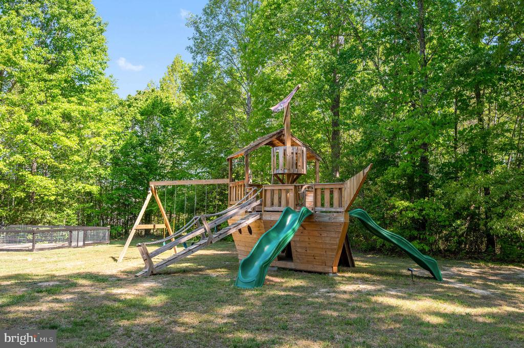 9020 ELLIS LN, SPOTSYLVANIA, Virginia 22553, 5 Bedrooms Bedrooms, ,3 BathroomsBathrooms,Residential,9020 ELLIS LN,VASP2041640 MLS # VASP2041640
