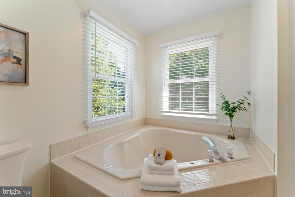 10003 FIELD STONE CT, FREDERICKSBURG, Virginia 22408, 4 Bedrooms Bedrooms, ,2 BathroomsBathrooms,Residential,10003 FIELD STONE CT,VASP2041572 MLS # VASP2041572