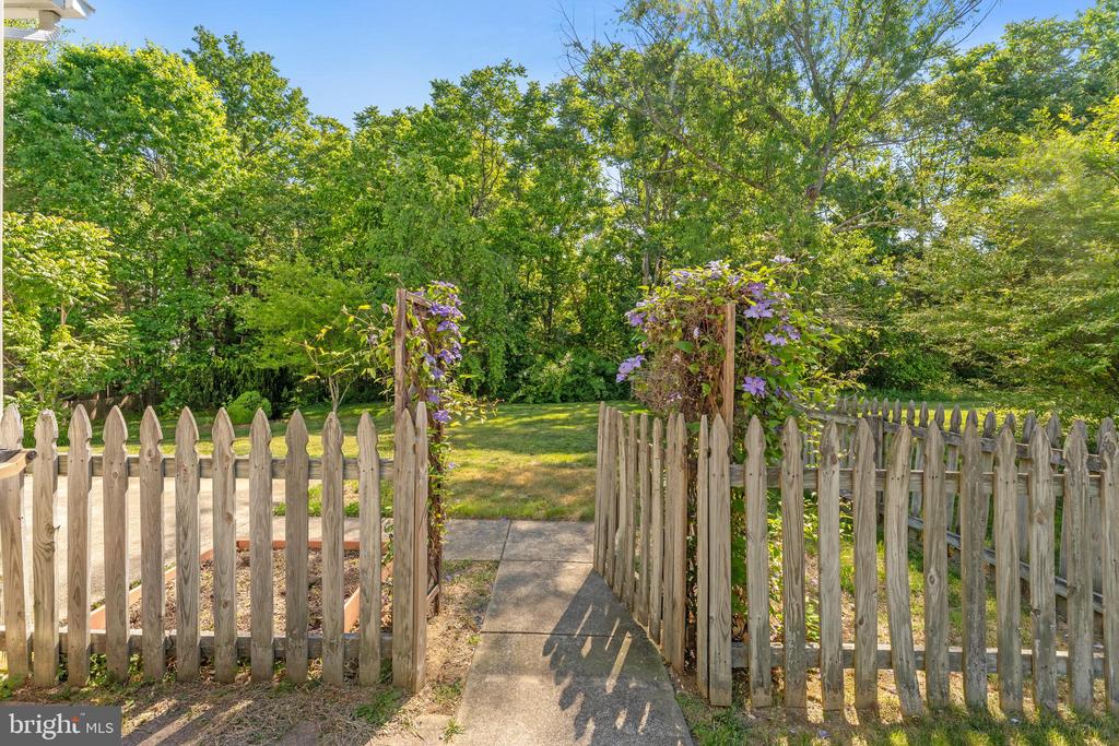 10003 FIELD STONE CT, FREDERICKSBURG, Virginia 22408, 4 Bedrooms Bedrooms, ,2 BathroomsBathrooms,Residential,10003 FIELD STONE CT,VASP2041572 MLS # VASP2041572