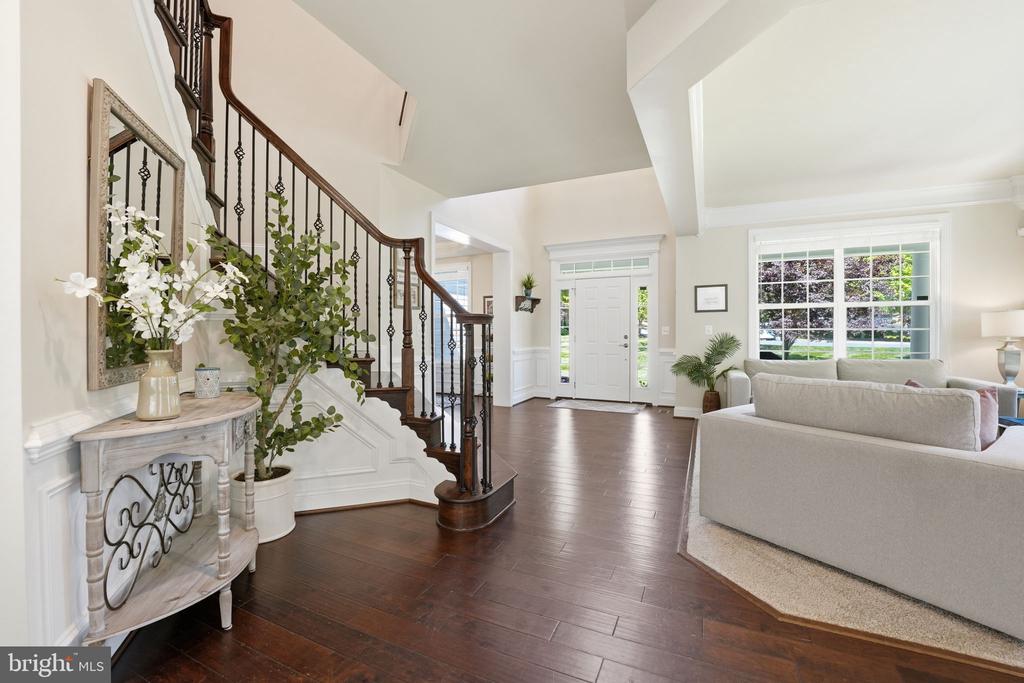 11622 PINE HOLLOW LN, SPOTSYLVANIA, Virginia 22551, 5 Bedrooms Bedrooms, ,5 BathroomsBathrooms,Residential,11622 PINE HOLLOW LN,VASP2041606 MLS # VASP2041606