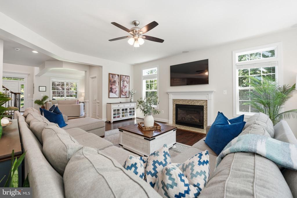 11622 PINE HOLLOW LN, SPOTSYLVANIA, Virginia 22551, 5 Bedrooms Bedrooms, ,5 BathroomsBathrooms,Residential,11622 PINE HOLLOW LN,VASP2041606 MLS # VASP2041606