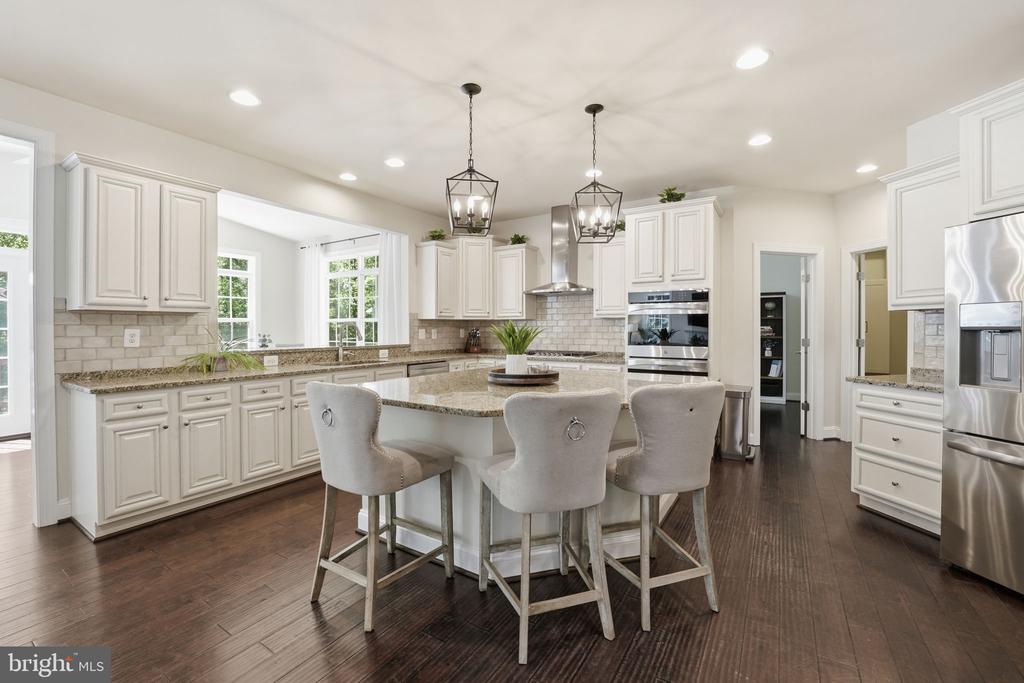 11622 PINE HOLLOW LN, SPOTSYLVANIA, Virginia 22551, 5 Bedrooms Bedrooms, ,5 BathroomsBathrooms,Residential,11622 PINE HOLLOW LN,VASP2041606 MLS # VASP2041606