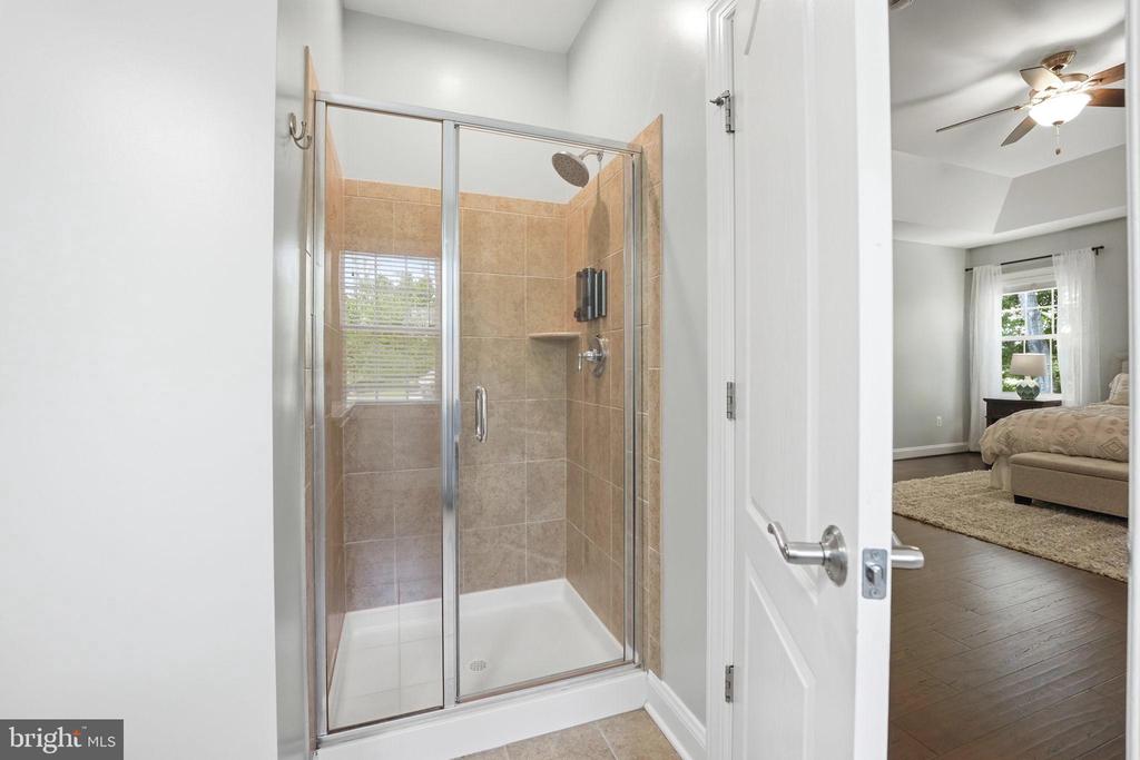 11622 PINE HOLLOW LN, SPOTSYLVANIA, Virginia 22551, 5 Bedrooms Bedrooms, ,5 BathroomsBathrooms,Residential,11622 PINE HOLLOW LN,VASP2041606 MLS # VASP2041606