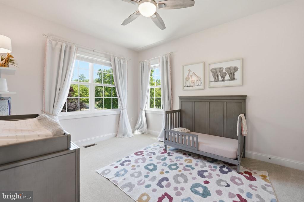 11622 PINE HOLLOW LN, SPOTSYLVANIA, Virginia 22551, 5 Bedrooms Bedrooms, ,5 BathroomsBathrooms,Residential,11622 PINE HOLLOW LN,VASP2041606 MLS # VASP2041606