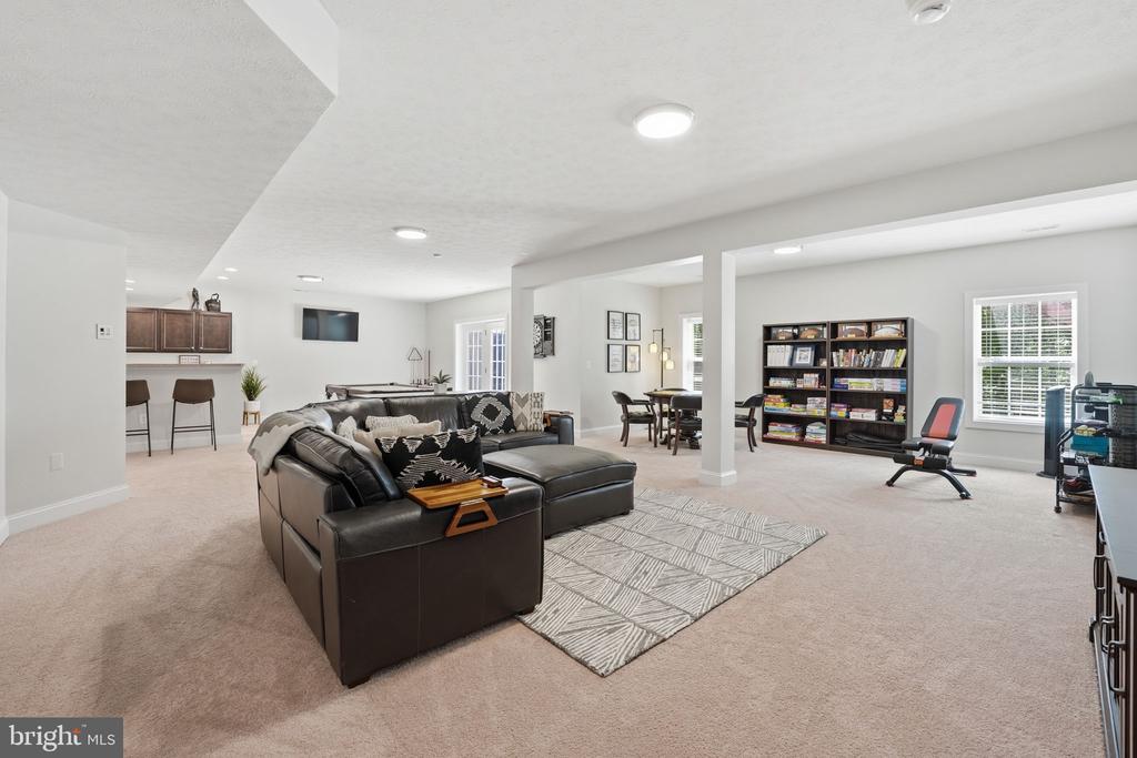 11622 PINE HOLLOW LN, SPOTSYLVANIA, Virginia 22551, 5 Bedrooms Bedrooms, ,5 BathroomsBathrooms,Residential,11622 PINE HOLLOW LN,VASP2041606 MLS # VASP2041606