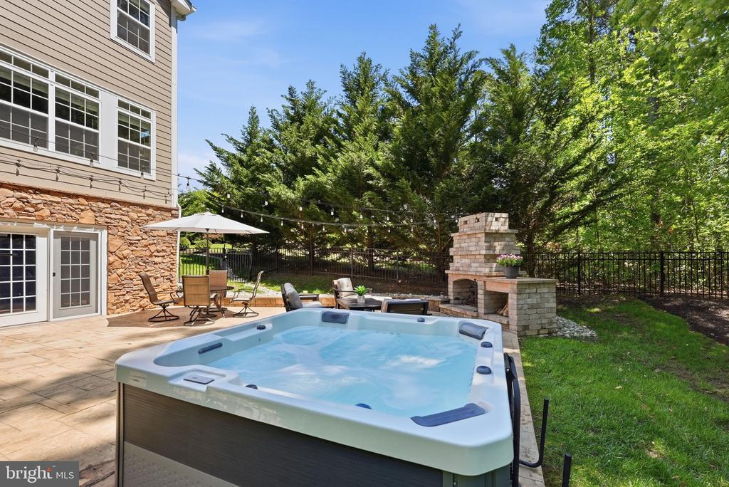 11622 PINE HOLLOW LN, SPOTSYLVANIA, Virginia 22551, 5 Bedrooms Bedrooms, ,5 BathroomsBathrooms,Residential,11622 PINE HOLLOW LN,VASP2041606 MLS # VASP2041606