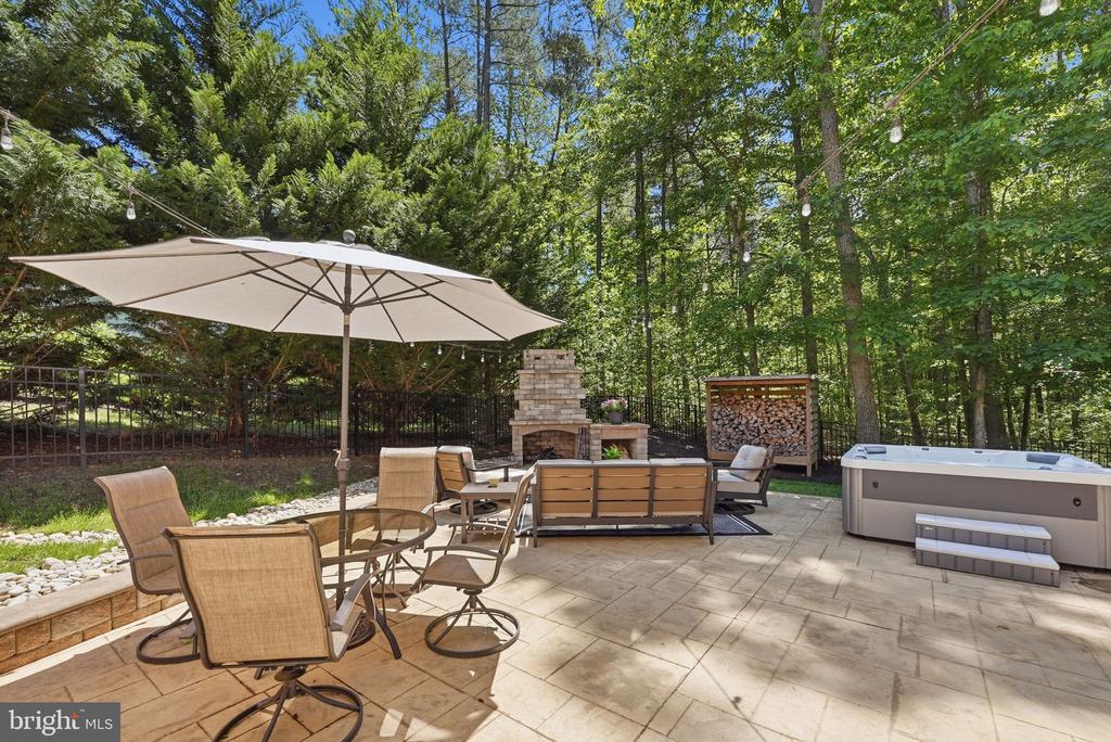 11622 PINE HOLLOW LN, SPOTSYLVANIA, Virginia 22551, 5 Bedrooms Bedrooms, ,5 BathroomsBathrooms,Residential,11622 PINE HOLLOW LN,VASP2041606 MLS # VASP2041606