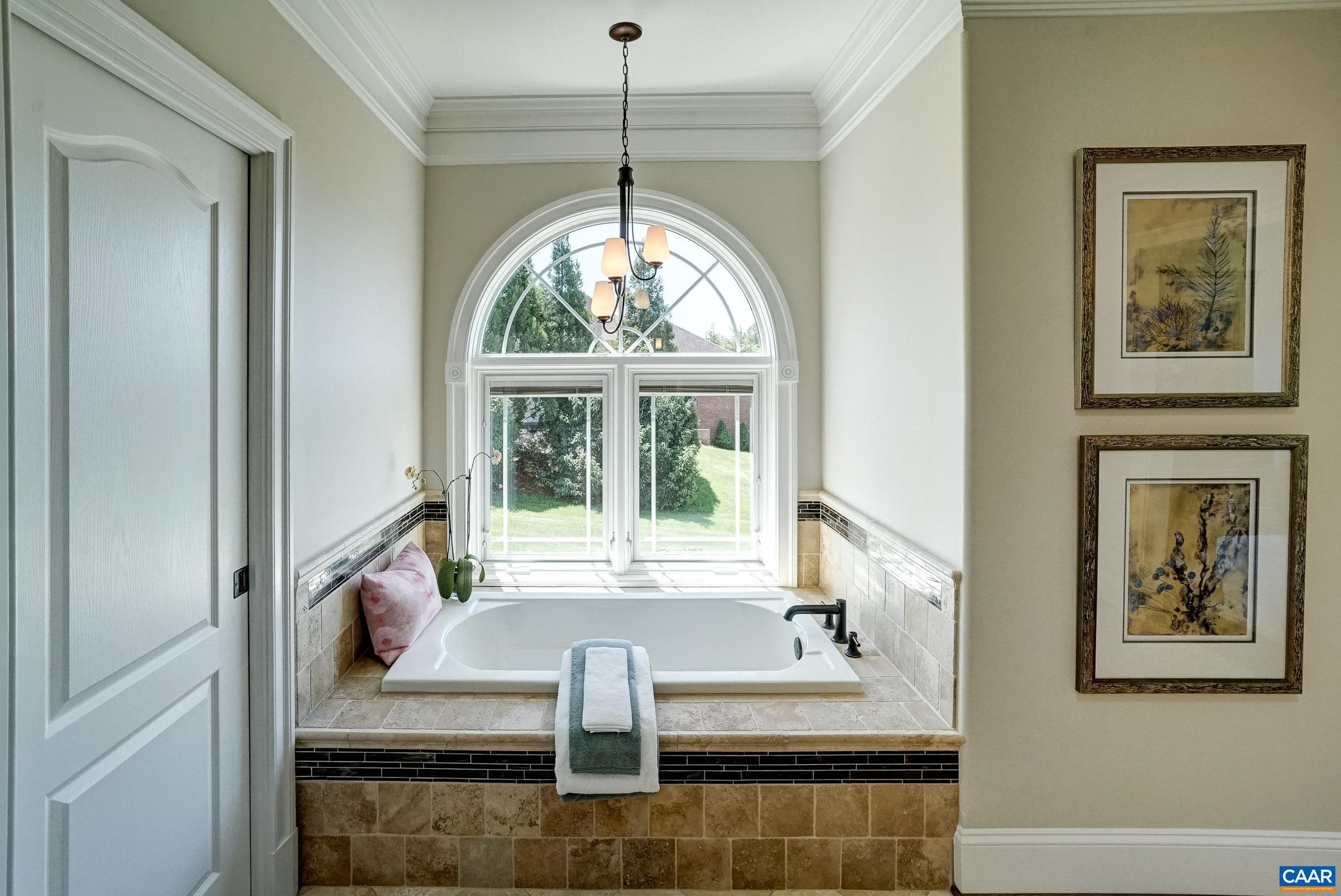 Champagne soaking tub to relax your cares away.