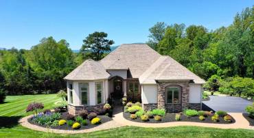 Custom Craig Builders Home with incredible mountain views!