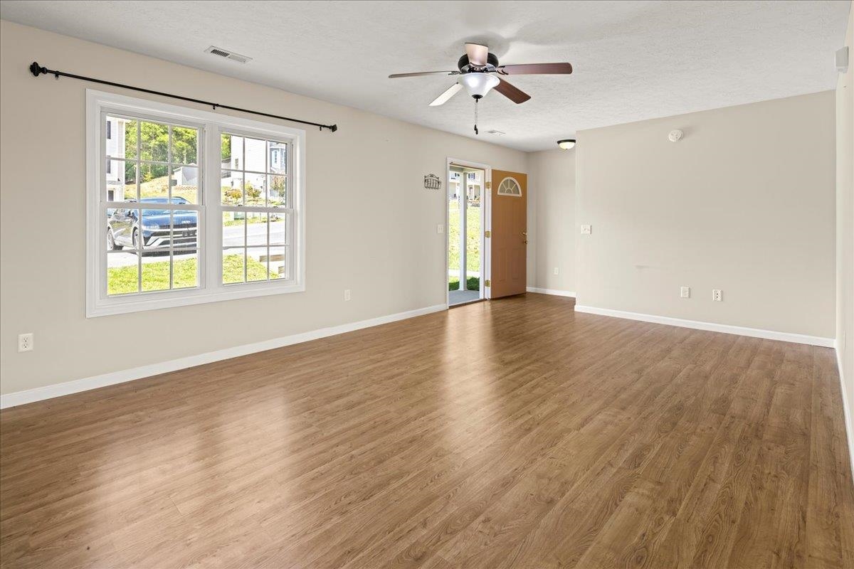 3265 HEBRON CT, ROCKINGHAM, Virginia 22801, 3 Bedrooms Bedrooms, ,1 BathroomBathrooms,Residential,3265 HEBRON CT,676796 MLS # 676796