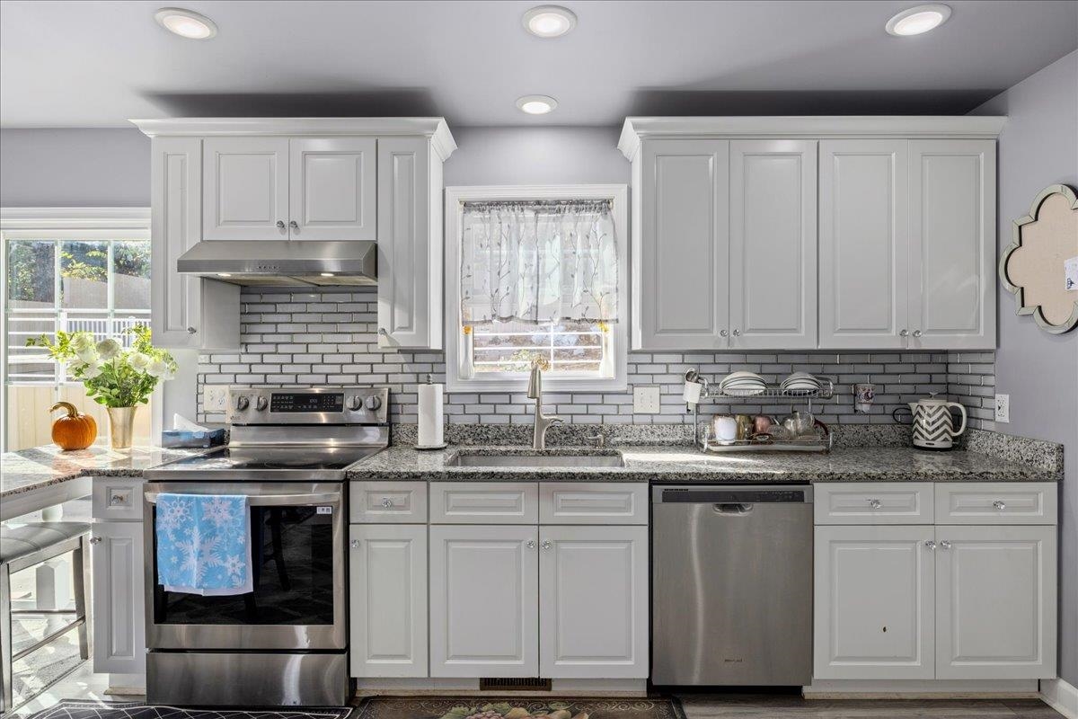 241 SUFFOLK DR, ROCKINGHAM, Virginia 22801, 4 Bedrooms Bedrooms, ,2 BathroomsBathrooms,Residential,241 SUFFOLK DR,676803 MLS # 676803