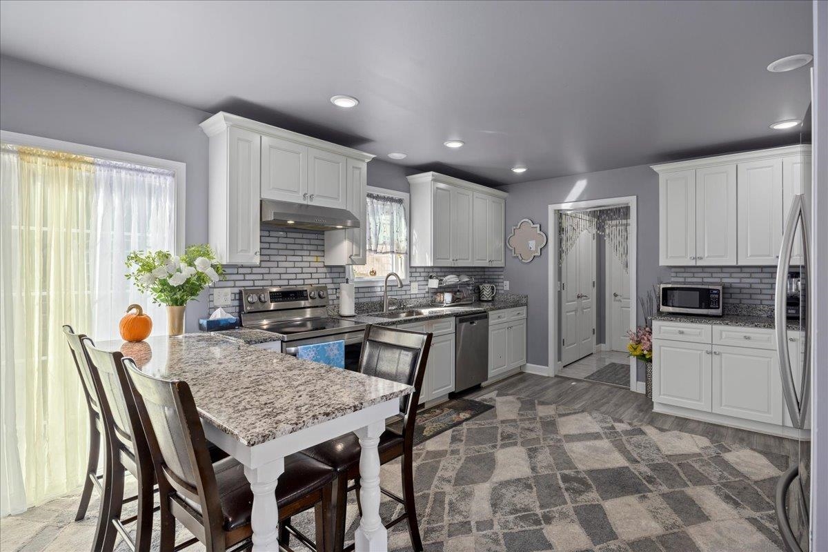 241 SUFFOLK DR, ROCKINGHAM, Virginia 22801, 4 Bedrooms Bedrooms, ,2 BathroomsBathrooms,Residential,241 SUFFOLK DR,676803 MLS # 676803