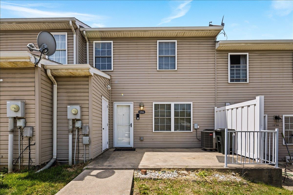 1256 OLD WINDMILL CIR, HARRISONBURG, Virginia 22801, 3 Bedrooms Bedrooms, ,2 BathroomsBathrooms,Residential,1256 OLD WINDMILL CIR,676805 MLS # 676805