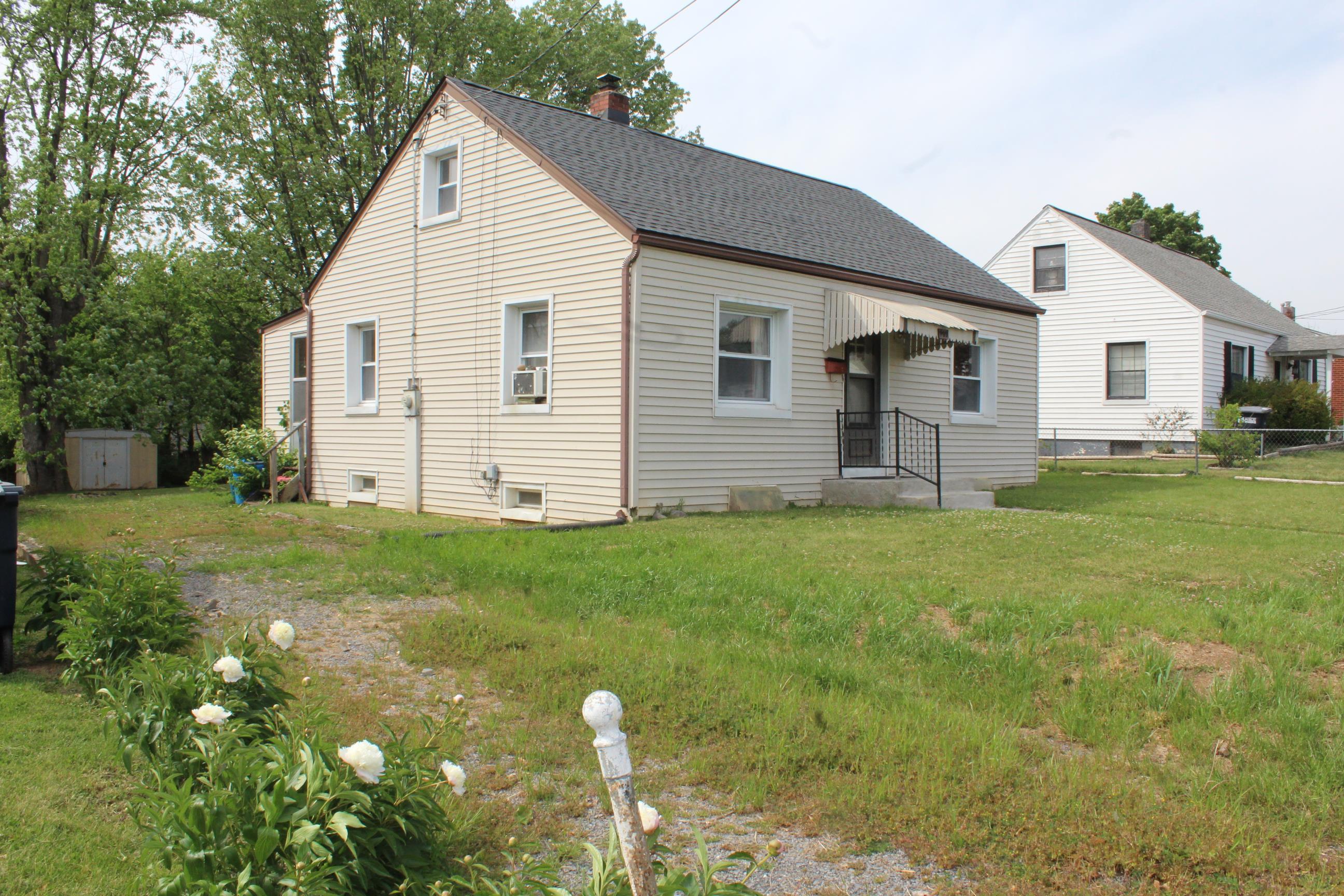 909 JEFFERSON ST, HARRISONBURG, Virginia 22802, 3 Bedrooms Bedrooms, ,1 BathroomBathrooms,Residential,909 JEFFERSON ST,676807 MLS # 676807