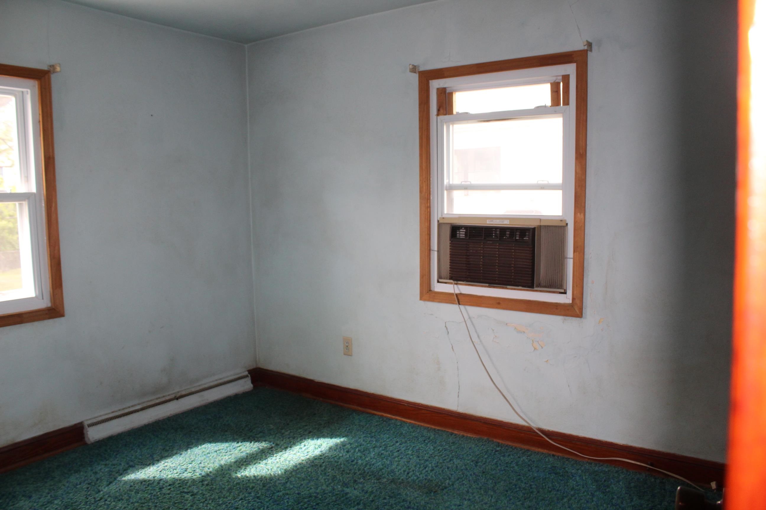 909 JEFFERSON ST, HARRISONBURG, Virginia 22802, 3 Bedrooms Bedrooms, ,1 BathroomBathrooms,Residential,909 JEFFERSON ST,676807 MLS # 676807