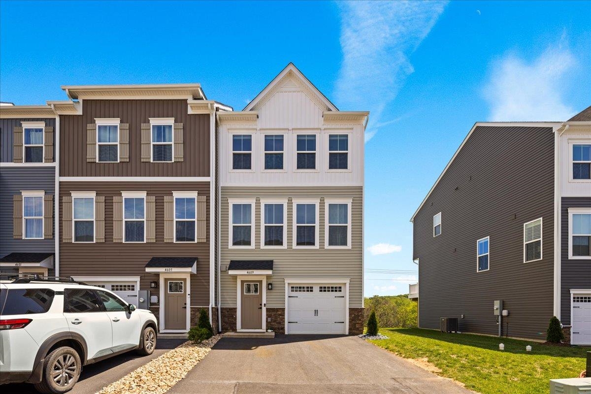 4609 DRYSDALE ST, ROCKINGHAM, Virginia 22801, 3 Bedrooms Bedrooms, ,2 BathroomsBathrooms,Residential,4609 DRYSDALE ST,676811 MLS # 676811