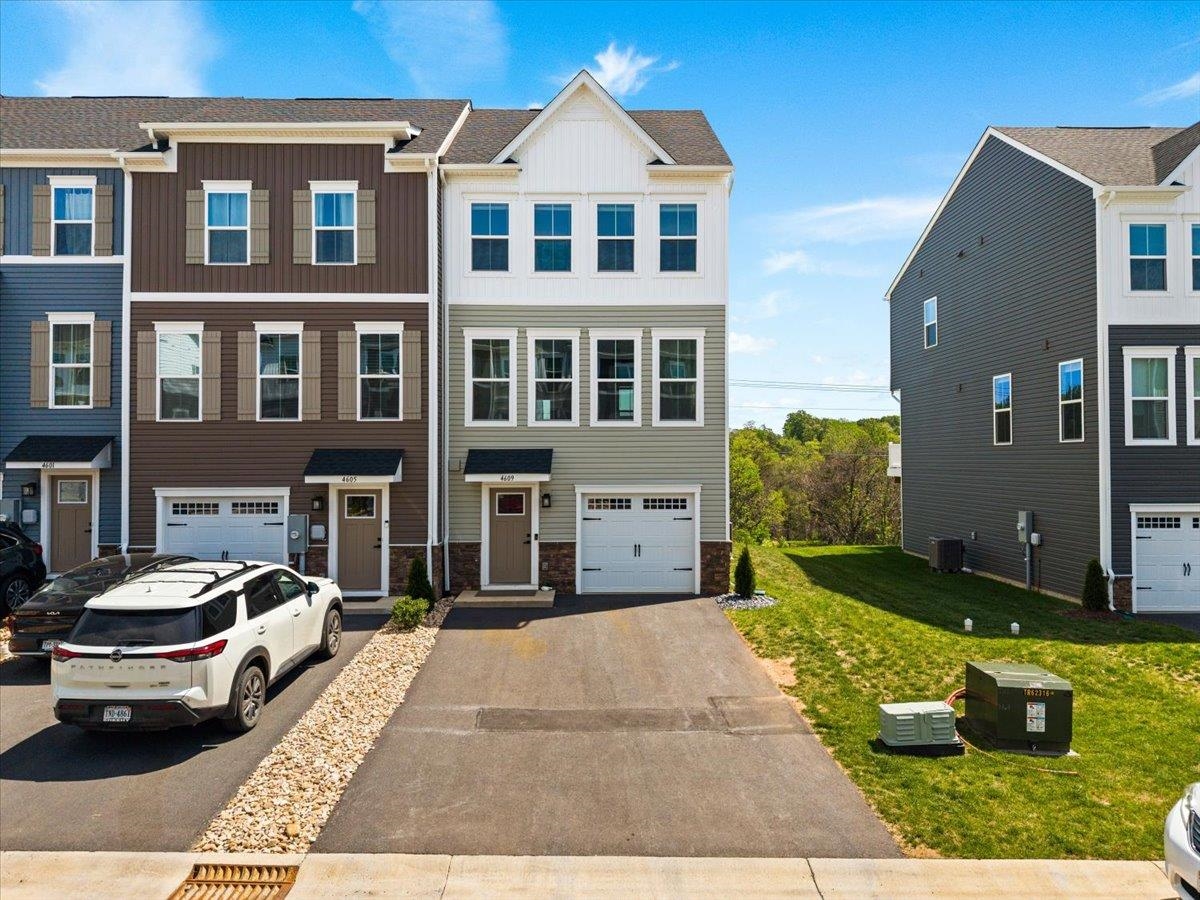 4609 DRYSDALE ST, ROCKINGHAM, Virginia 22801, 3 Bedrooms Bedrooms, ,2 BathroomsBathrooms,Residential,4609 DRYSDALE ST,676811 MLS # 676811