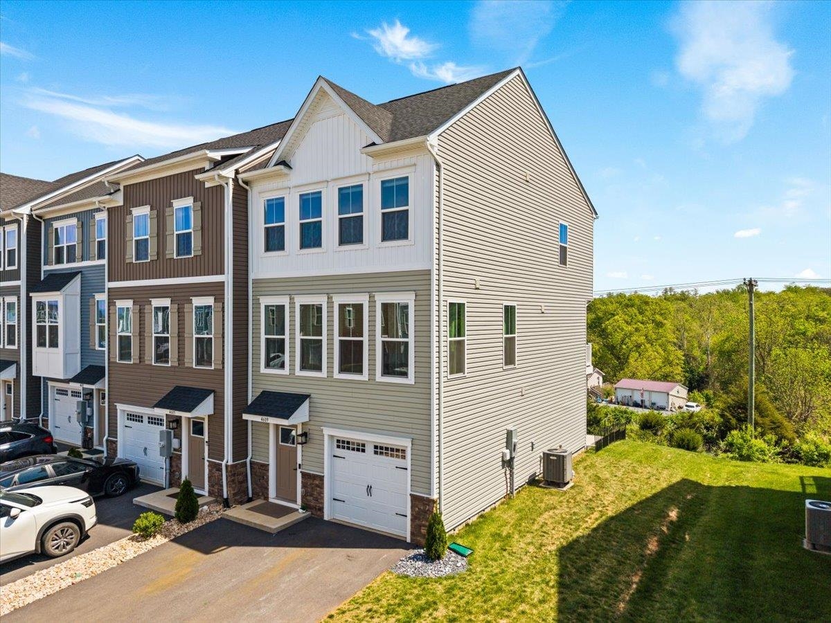 4609 DRYSDALE ST, ROCKINGHAM, Virginia 22801, 3 Bedrooms Bedrooms, ,2 BathroomsBathrooms,Residential,4609 DRYSDALE ST,676811 MLS # 676811