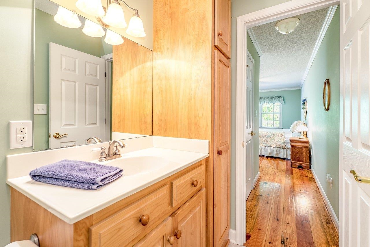 43 HICKORY NUT LN, STAUNTON, Virginia 24401, 3 Bedrooms Bedrooms, ,2 BathroomsBathrooms,Residential,43 HICKORY NUT LN,676814 MLS # 676814