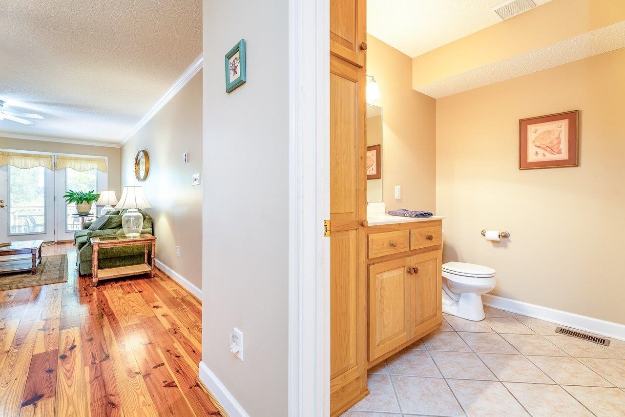 43 HICKORY NUT LN, STAUNTON, Virginia 24401, 3 Bedrooms Bedrooms, ,2 BathroomsBathrooms,Residential,43 HICKORY NUT LN,676814 MLS # 676814