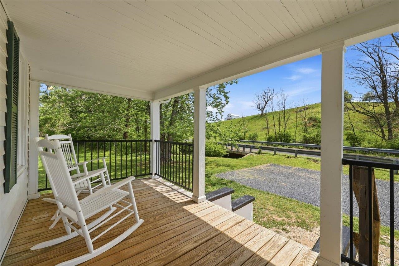 197 WHISKEY CREEK RD, CHURCHVILLE, Virginia 24421, 2 Bedrooms Bedrooms, ,1 BathroomBathrooms,Residential,197 WHISKEY CREEK RD,676822 MLS # 676822