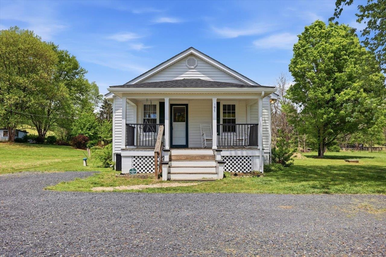 197 WHISKEY CREEK RD, CHURCHVILLE, Virginia 24421, 2 Bedrooms Bedrooms, ,1 BathroomBathrooms,Residential,197 WHISKEY CREEK RD,676822 MLS # 676822