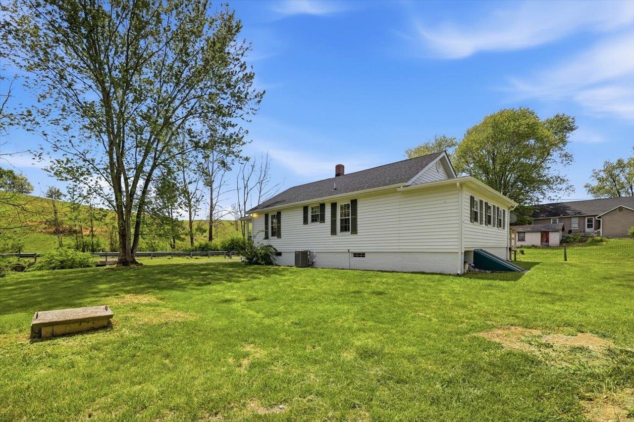 197 WHISKEY CREEK RD, CHURCHVILLE, Virginia 24421, 2 Bedrooms Bedrooms, ,1 BathroomBathrooms,Residential,197 WHISKEY CREEK RD,676822 MLS # 676822