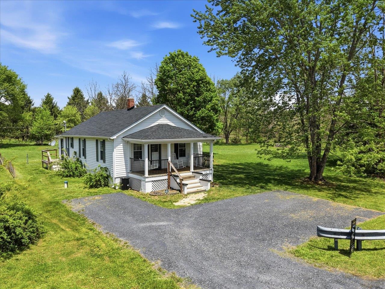 197 WHISKEY CREEK RD, CHURCHVILLE, Virginia 24421, 2 Bedrooms Bedrooms, ,1 BathroomBathrooms,Residential,197 WHISKEY CREEK RD,676822 MLS # 676822
