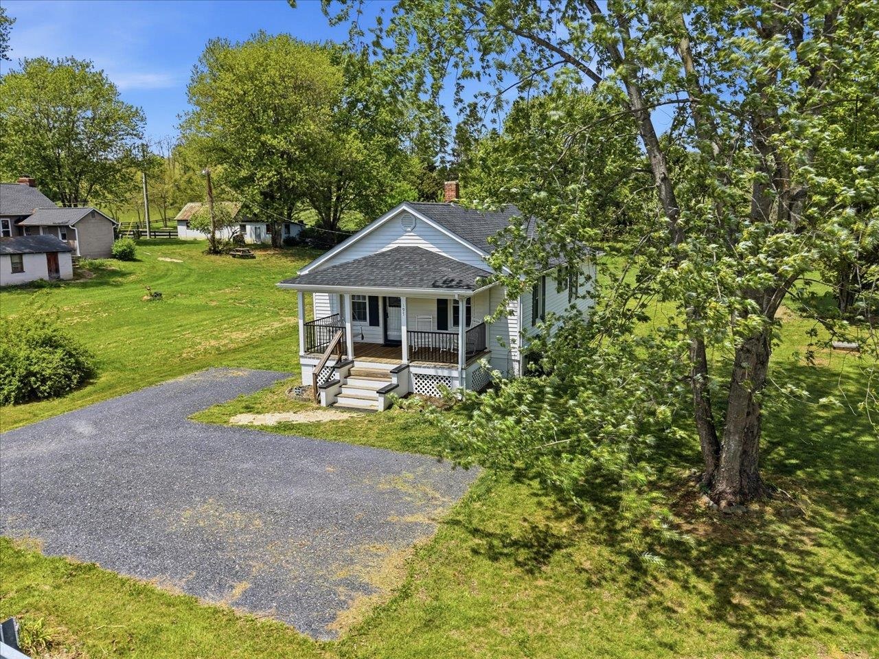 197 WHISKEY CREEK RD, CHURCHVILLE, Virginia 24421, 2 Bedrooms Bedrooms, ,1 BathroomBathrooms,Residential,197 WHISKEY CREEK RD,676822 MLS # 676822