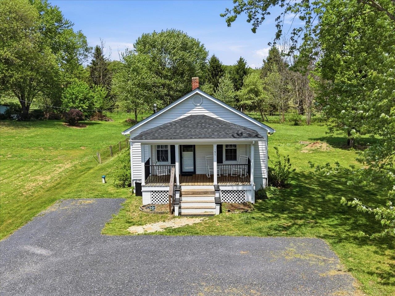 197 WHISKEY CREEK RD, CHURCHVILLE, Virginia 24421, 2 Bedrooms Bedrooms, ,1 BathroomBathrooms,Residential,197 WHISKEY CREEK RD,676822 MLS # 676822