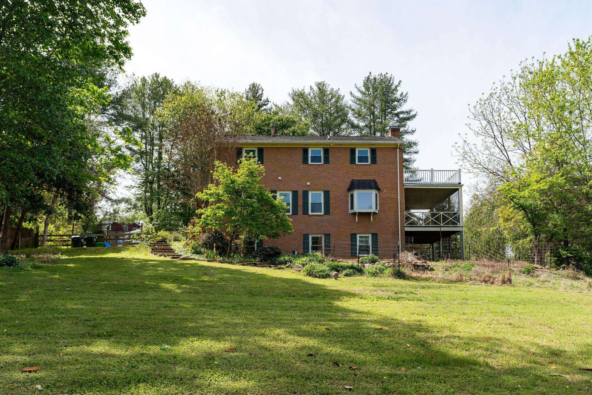 405 HICKORY DR, EARLYSVILLE, Virginia 22936, 3 Bedrooms Bedrooms, ,2 BathroomsBathrooms,Residential,405 HICKORY DR,676825 MLS # 676825