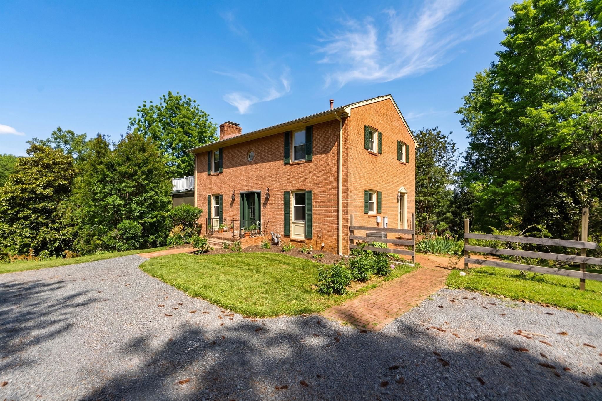 405 HICKORY DR, EARLYSVILLE, Virginia 22936, 3 Bedrooms Bedrooms, ,2 BathroomsBathrooms,Residential,405 HICKORY DR,676825 MLS # 676825