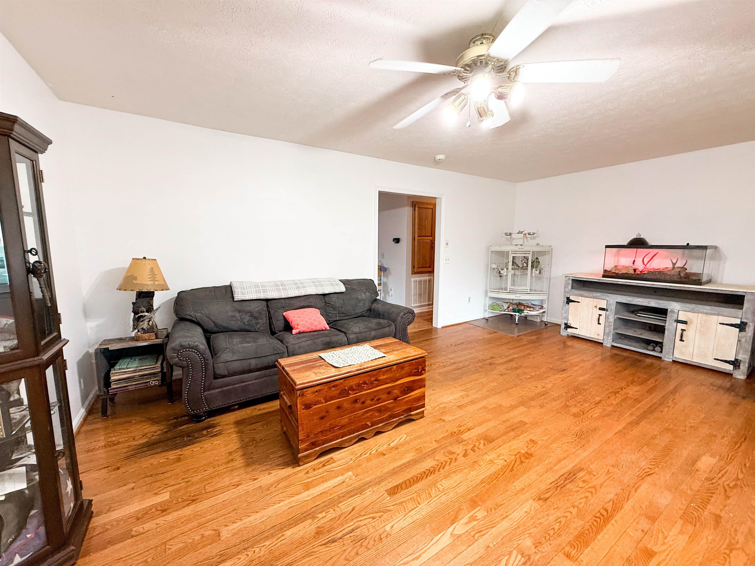 222 1ST ST, BROADWAY, Virginia 22815, 3 Bedrooms Bedrooms, ,2 BathroomsBathrooms,Residential,222 1ST ST,676827 MLS # 676827