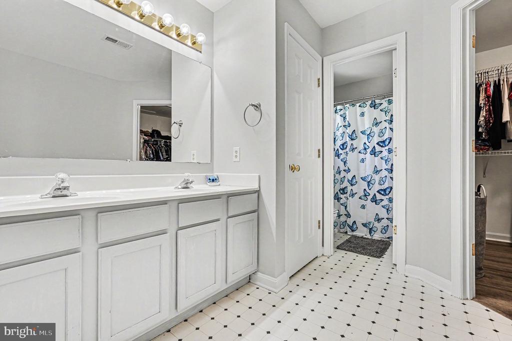 4205 SORRELL CT, FREDERICKSBURG, Virginia 22408, 3 Bedrooms Bedrooms, ,2 BathroomsBathrooms,Residential,4205 SORRELL CT,VASP2041308 MLS # VASP2041308