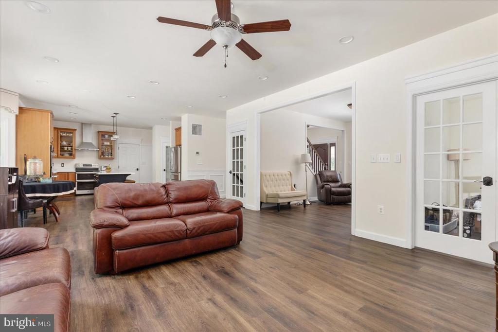 4293 CHARLESTON WAY, WARRENTON, Virginia 20187, 5 Bedrooms Bedrooms, ,4 BathroomsBathrooms,Residential,4293 CHARLESTON WAY,VAFQ2021746 MLS # VAFQ2021746