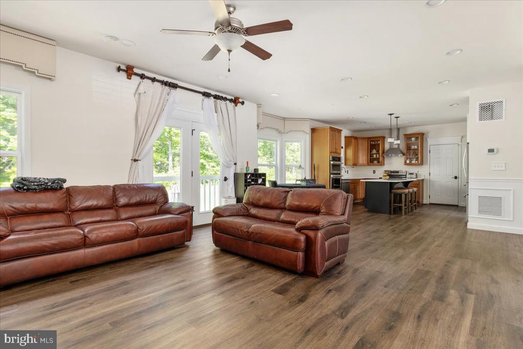 4293 CHARLESTON WAY, WARRENTON, Virginia 20187, 5 Bedrooms Bedrooms, ,4 BathroomsBathrooms,Residential,4293 CHARLESTON WAY,VAFQ2021746 MLS # VAFQ2021746