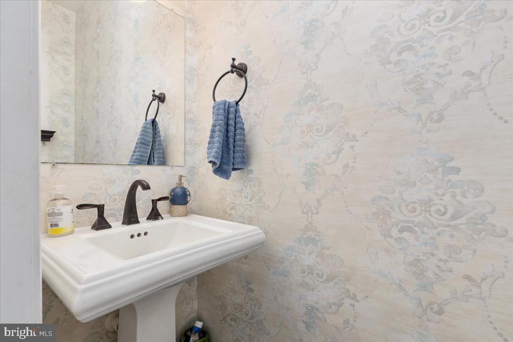 4293 CHARLESTON WAY, WARRENTON, Virginia 20187, 5 Bedrooms Bedrooms, ,4 BathroomsBathrooms,Residential,4293 CHARLESTON WAY,VAFQ2021746 MLS # VAFQ2021746