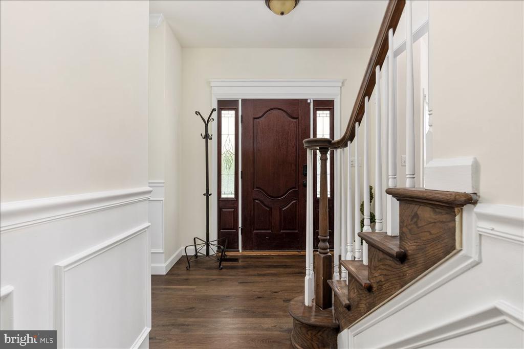 4293 CHARLESTON WAY, WARRENTON, Virginia 20187, 5 Bedrooms Bedrooms, ,4 BathroomsBathrooms,Residential,4293 CHARLESTON WAY,VAFQ2021746 MLS # VAFQ2021746