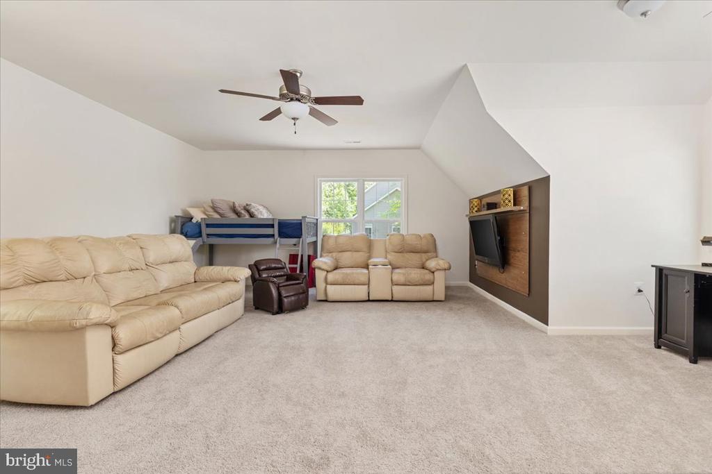 4293 CHARLESTON WAY, WARRENTON, Virginia 20187, 5 Bedrooms Bedrooms, ,4 BathroomsBathrooms,Residential,4293 CHARLESTON WAY,VAFQ2021746 MLS # VAFQ2021746
