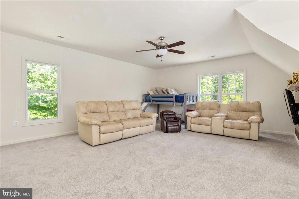 4293 CHARLESTON WAY, WARRENTON, Virginia 20187, 5 Bedrooms Bedrooms, ,4 BathroomsBathrooms,Residential,4293 CHARLESTON WAY,VAFQ2021746 MLS # VAFQ2021746