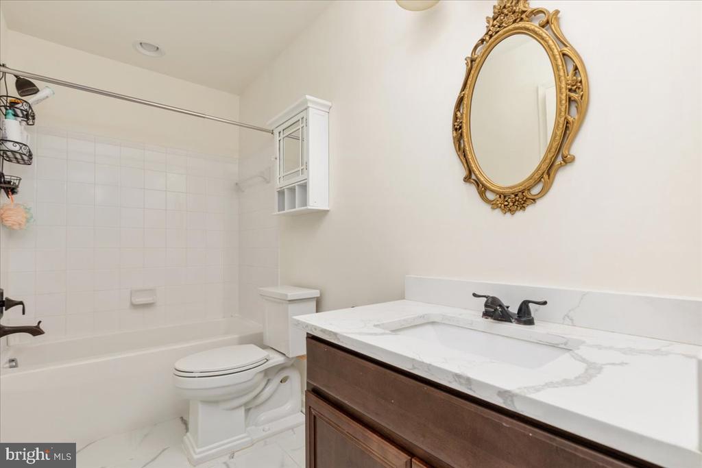 4293 CHARLESTON WAY, WARRENTON, Virginia 20187, 5 Bedrooms Bedrooms, ,4 BathroomsBathrooms,Residential,4293 CHARLESTON WAY,VAFQ2021746 MLS # VAFQ2021746