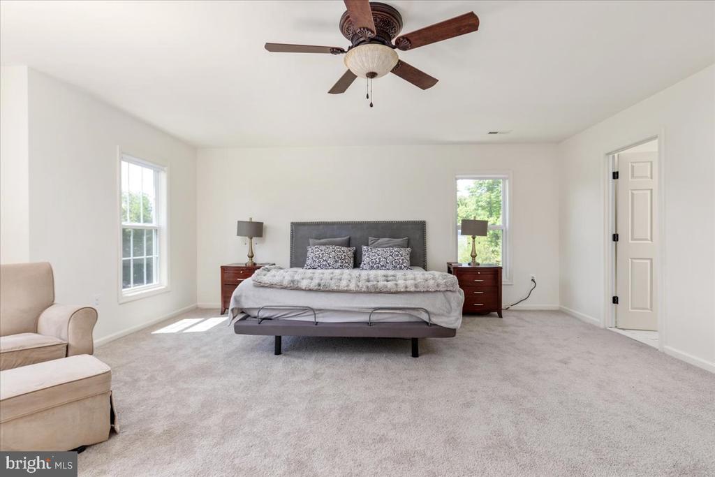4293 CHARLESTON WAY, WARRENTON, Virginia 20187, 5 Bedrooms Bedrooms, ,4 BathroomsBathrooms,Residential,4293 CHARLESTON WAY,VAFQ2021746 MLS # VAFQ2021746