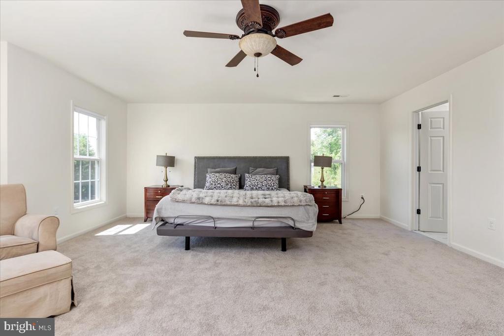4293 CHARLESTON WAY, WARRENTON, Virginia 20187, 5 Bedrooms Bedrooms, ,4 BathroomsBathrooms,Residential,4293 CHARLESTON WAY,VAFQ2021746 MLS # VAFQ2021746