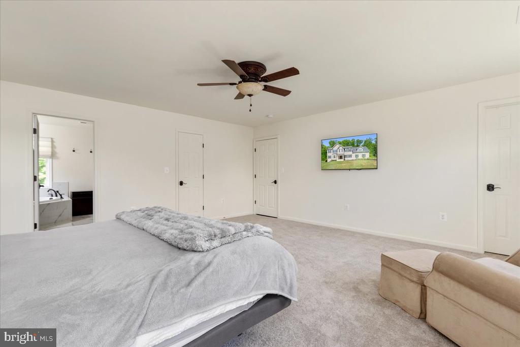4293 CHARLESTON WAY, WARRENTON, Virginia 20187, 5 Bedrooms Bedrooms, ,4 BathroomsBathrooms,Residential,4293 CHARLESTON WAY,VAFQ2021746 MLS # VAFQ2021746