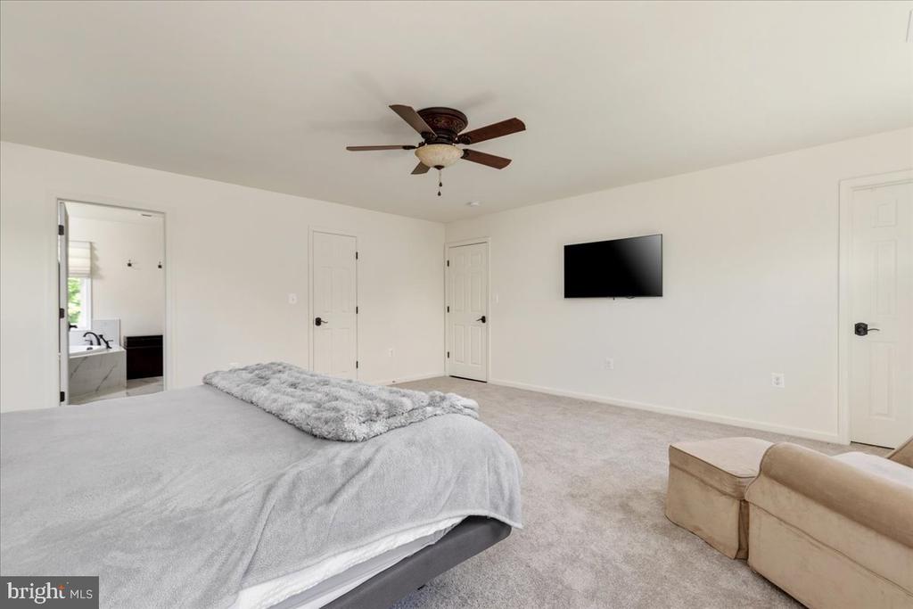 4293 CHARLESTON WAY, WARRENTON, Virginia 20187, 5 Bedrooms Bedrooms, ,4 BathroomsBathrooms,Residential,4293 CHARLESTON WAY,VAFQ2021746 MLS # VAFQ2021746