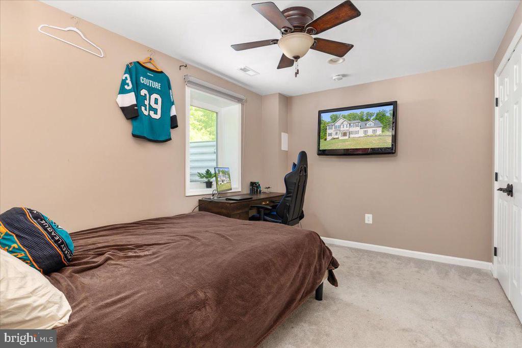 4293 CHARLESTON WAY, WARRENTON, Virginia 20187, 5 Bedrooms Bedrooms, ,4 BathroomsBathrooms,Residential,4293 CHARLESTON WAY,VAFQ2021746 MLS # VAFQ2021746