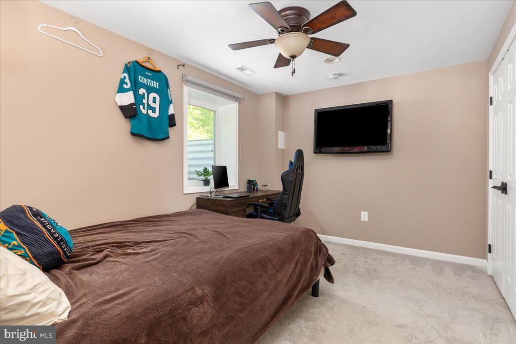4293 CHARLESTON WAY, WARRENTON, Virginia 20187, 5 Bedrooms Bedrooms, ,4 BathroomsBathrooms,Residential,4293 CHARLESTON WAY,VAFQ2021746 MLS # VAFQ2021746