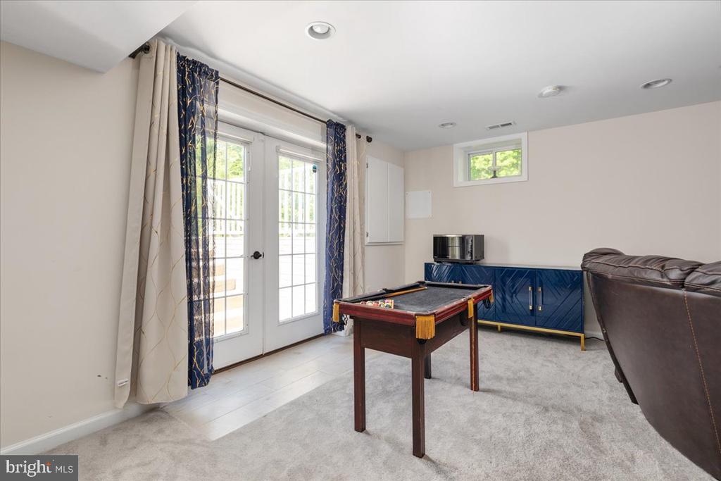 4293 CHARLESTON WAY, WARRENTON, Virginia 20187, 5 Bedrooms Bedrooms, ,4 BathroomsBathrooms,Residential,4293 CHARLESTON WAY,VAFQ2021746 MLS # VAFQ2021746