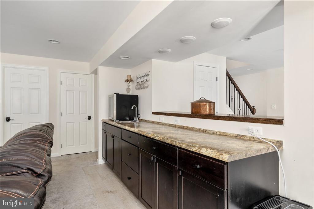 4293 CHARLESTON WAY, WARRENTON, Virginia 20187, 5 Bedrooms Bedrooms, ,4 BathroomsBathrooms,Residential,4293 CHARLESTON WAY,VAFQ2021746 MLS # VAFQ2021746